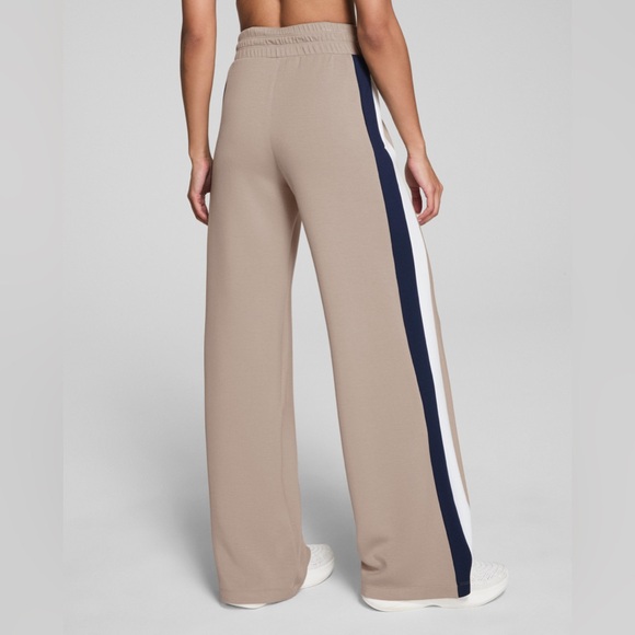 SPANX Women’s Air Essentials Colorblock Wide Leg Track Pant, Ashwood, Size L - Picture 3 of 8